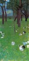 Jardín después de la lluvia con gallinas en Santa Águeda Gustav Klimt